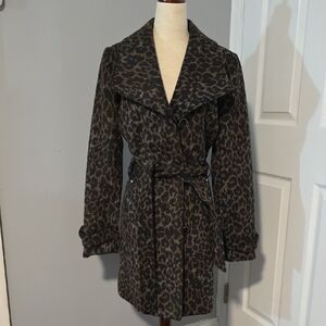 Never Worn- Leopard Print Women's Coat With Pockets. Leather Belt Hook Detail